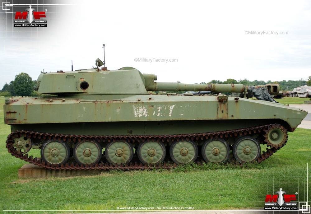 2S1 Gvozdika military land vehicle image 1