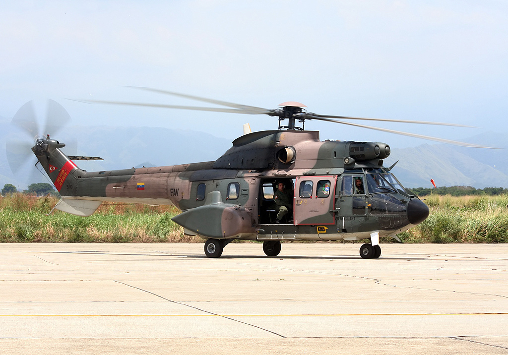 Aérospatiale AS332 Super Puma - Aérospatiale AS332 Super Puma