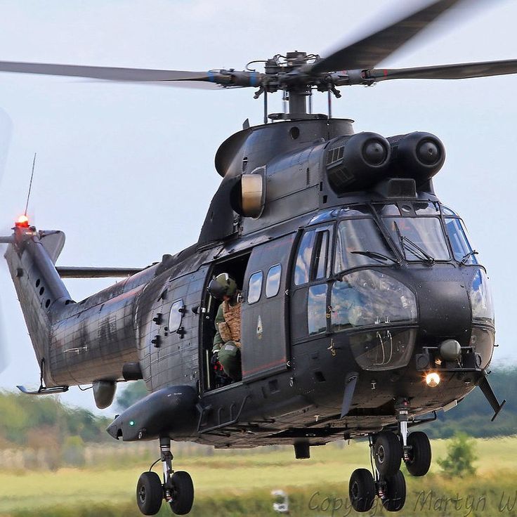Aérospatiale SA 330 Puma - Aérospatiale SA 330 Puma Helicopter - Medium Transport/Utility Helicopter