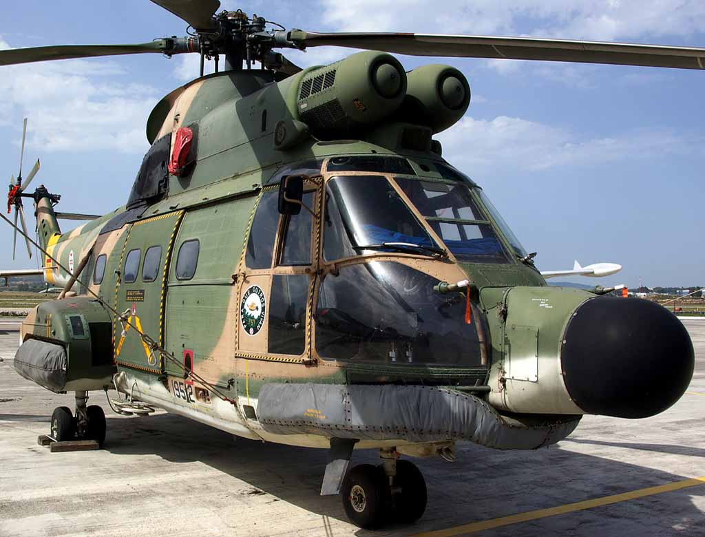 Aérospatiale SA 330 Puma - FDRA - Malvinas: Helicóptero medio: Aérospatiale SA 330 Puma