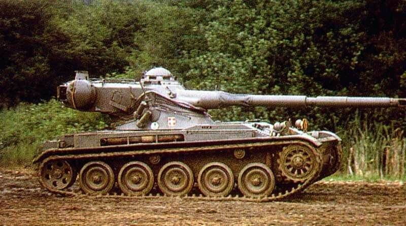 AMX-13 military land vehicle image 1