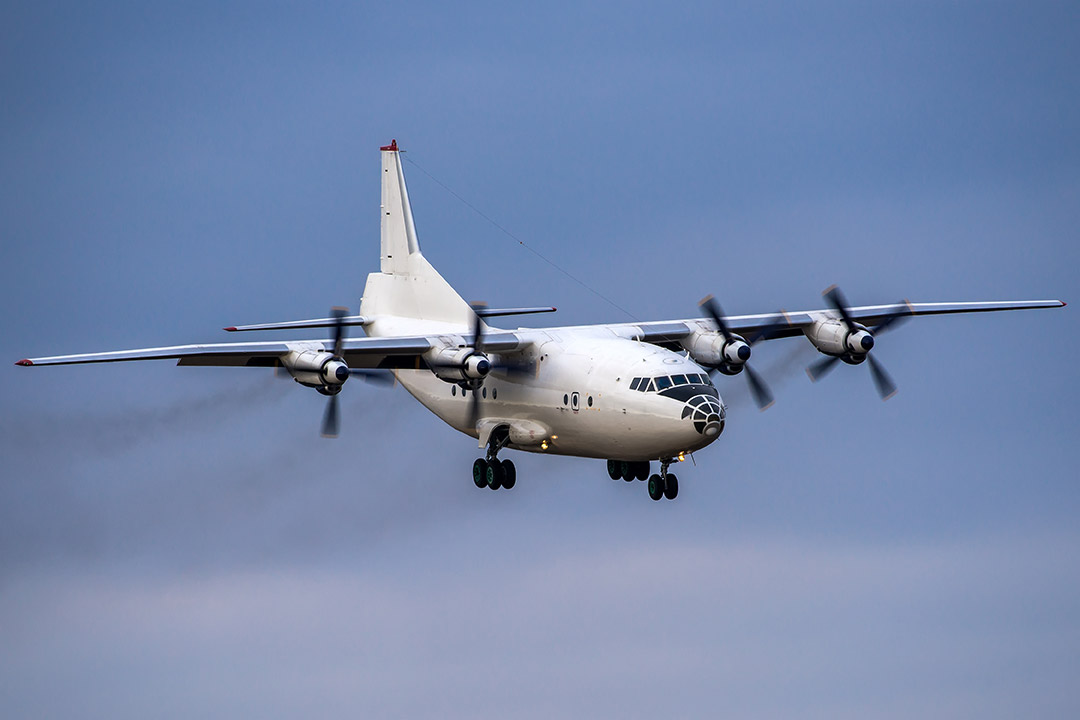 Antonov An-12 aircraft image 3