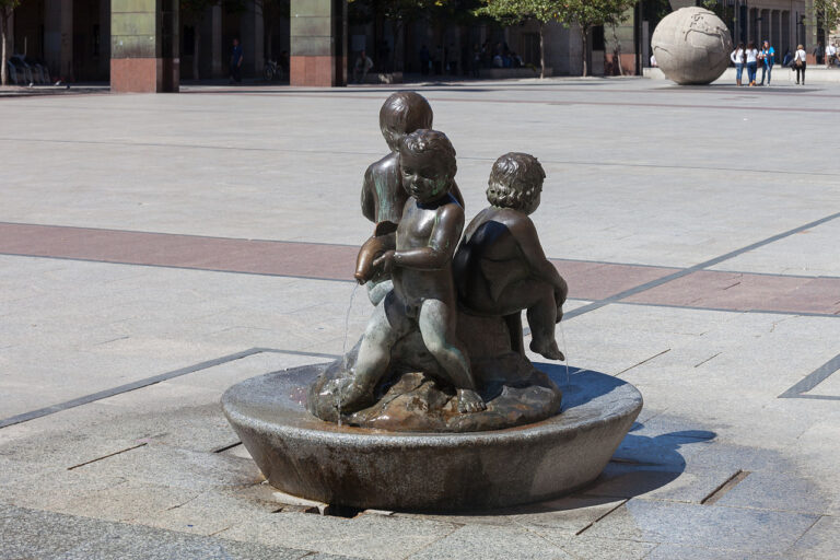 Sculpture in the square of El Pilar Zaragoza Z