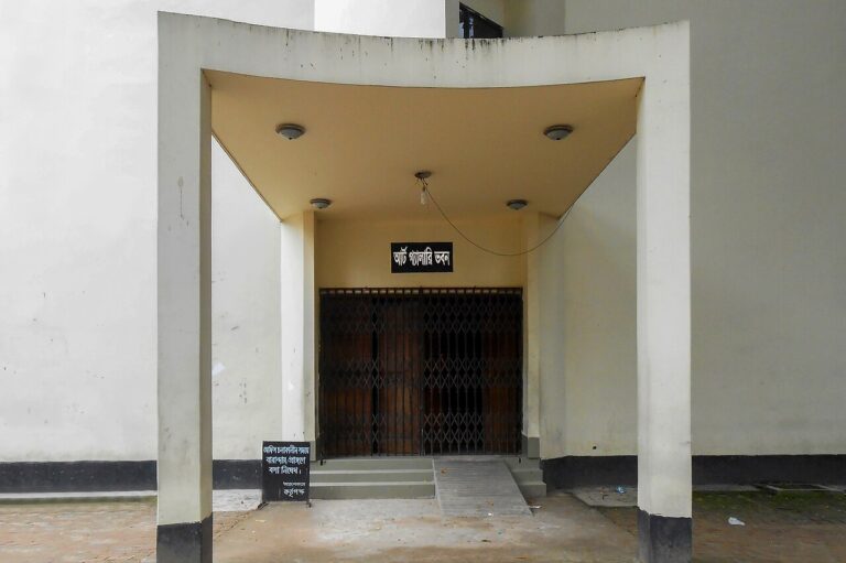 Entrance Art gallery building