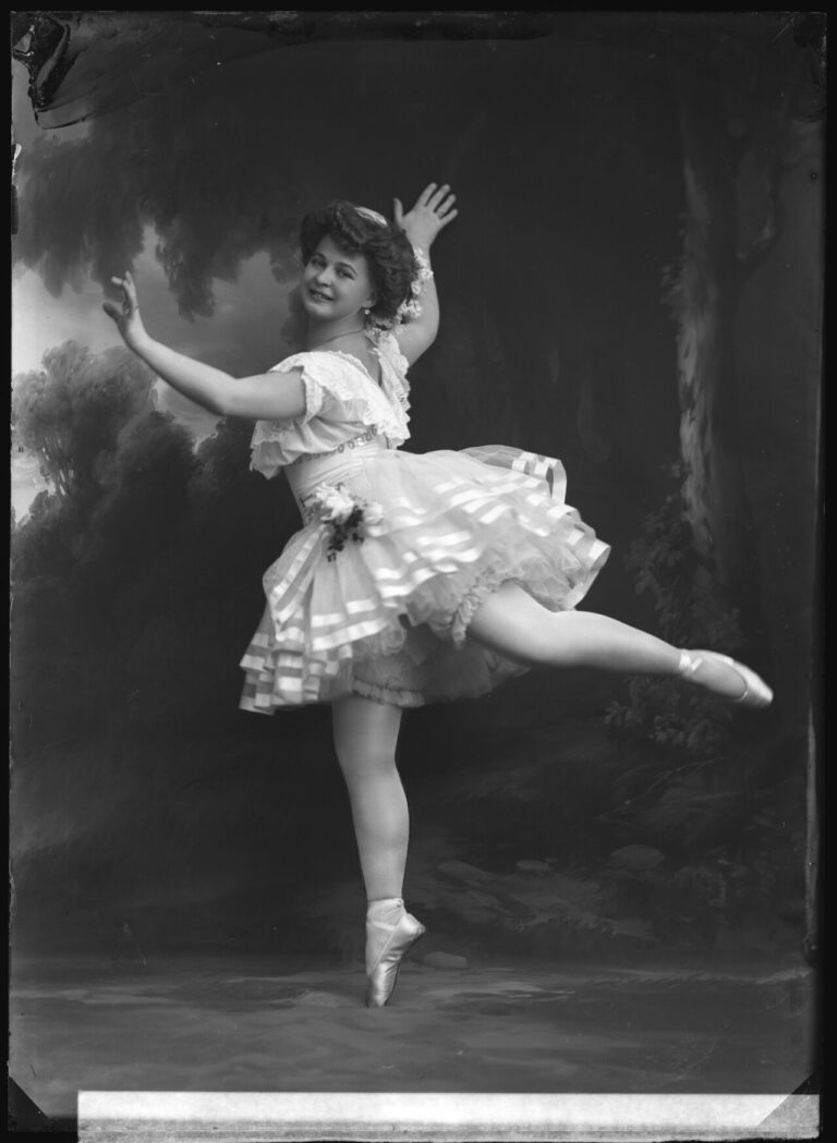Anna Tropp ballet dancer in the opera Judinnan at Kungliga Operan