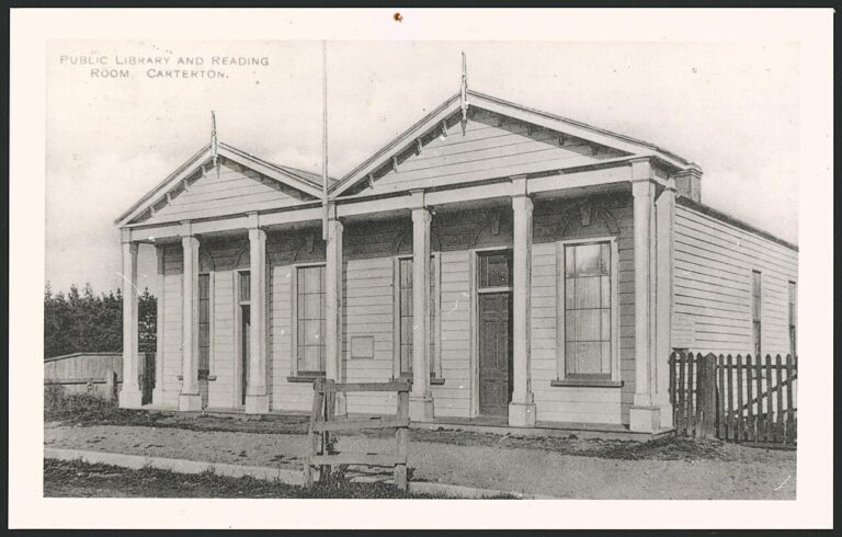 Postcard. Public Library and Reading Room, Carterton (1900 s) ( )