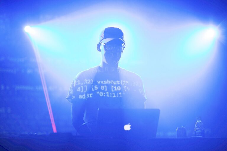 Lil Data live coding performance