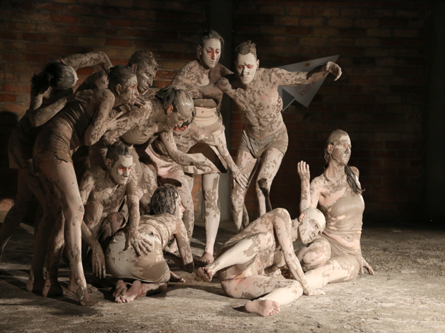 Mimart in performance Moving Sculptures