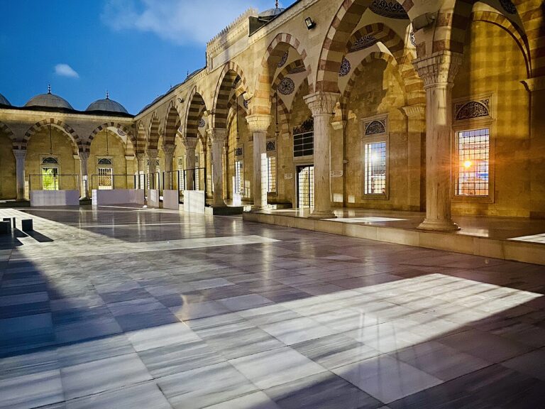 Exterior National Mosque of Ghana architecture