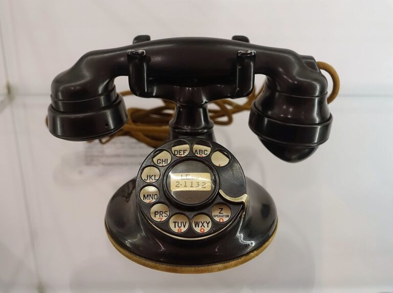 Telephone Model designed by Henry Dreyfuss Western Electric Company New York City Bakelite case metal