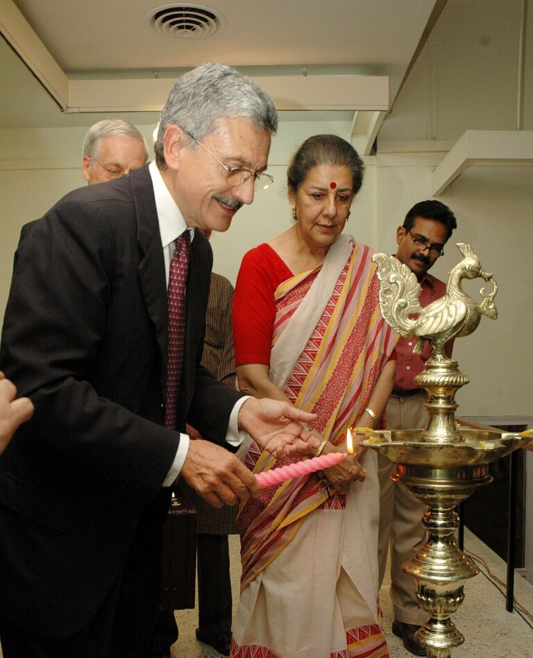 The Deputy Prime Minister and Minister of Foreign Affairs of Italy Mr Massimo D Alema lighting the lamp