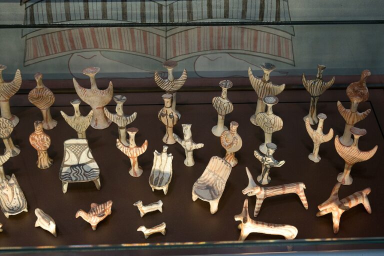 Mycenaean female figurines AM of Thebes