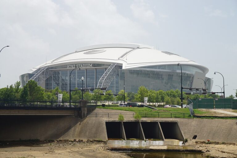 AT&T Stadium image 3