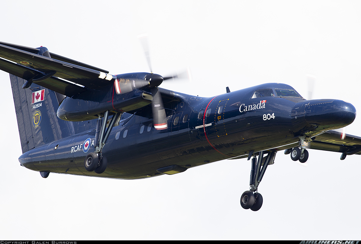 Beechcraft CT-142 Dash 8 aircraft image 1