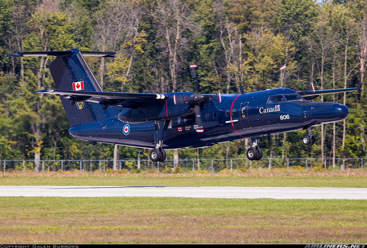 Beechcraft CT-142 Dash 8 aircraft image 2