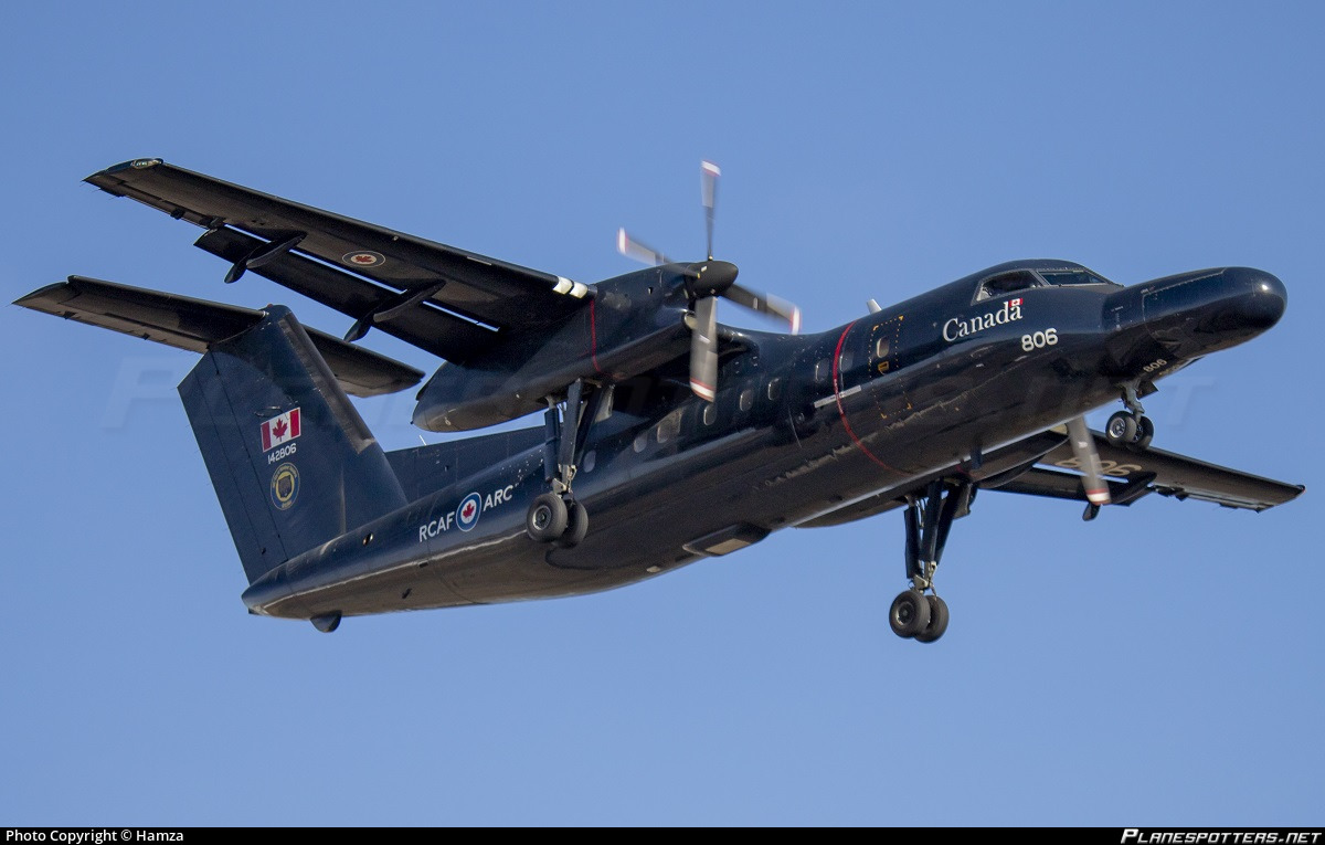 Beechcraft CT-142 Dash 8 aircraft image 3