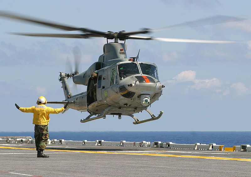 Bell AH-1Z Viper - Fighter Jet: Bell AH-1Z Viper helicopter