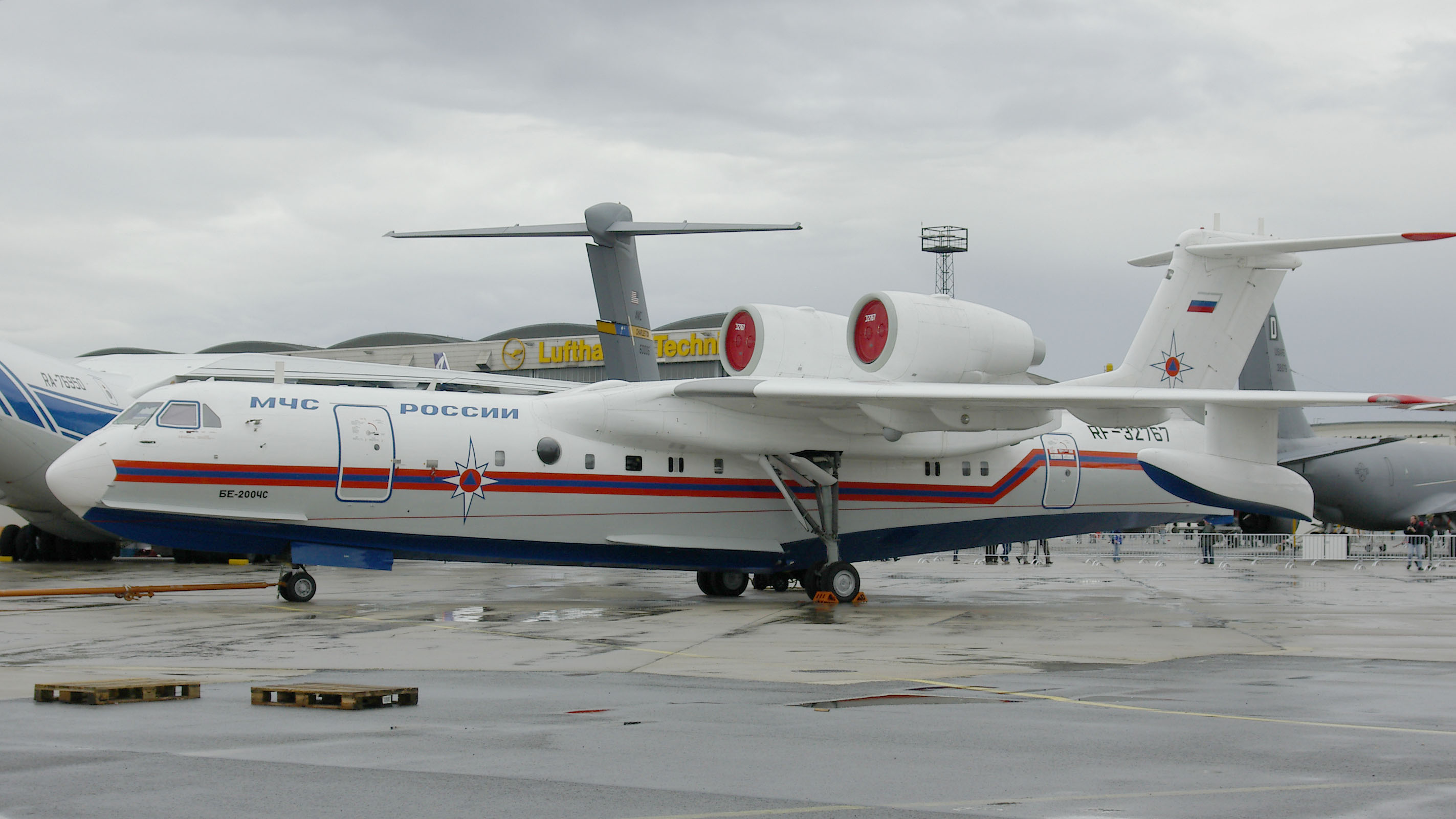 Beriev Be-200 aircraft image 5