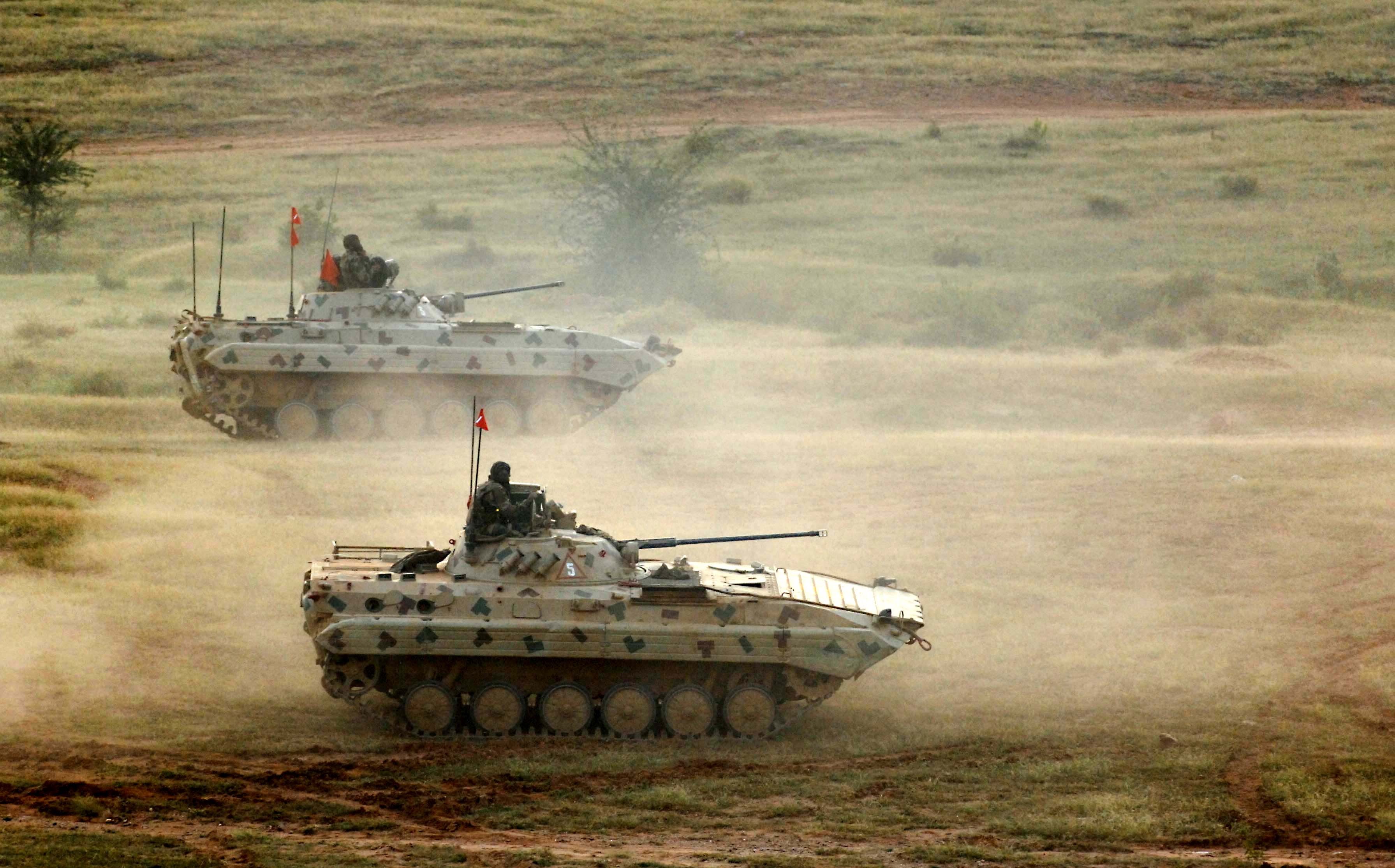 BMP-2 military land vehicle image 1