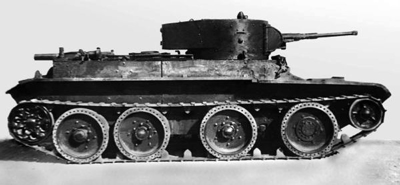 BT-5 military land vehicle image 1