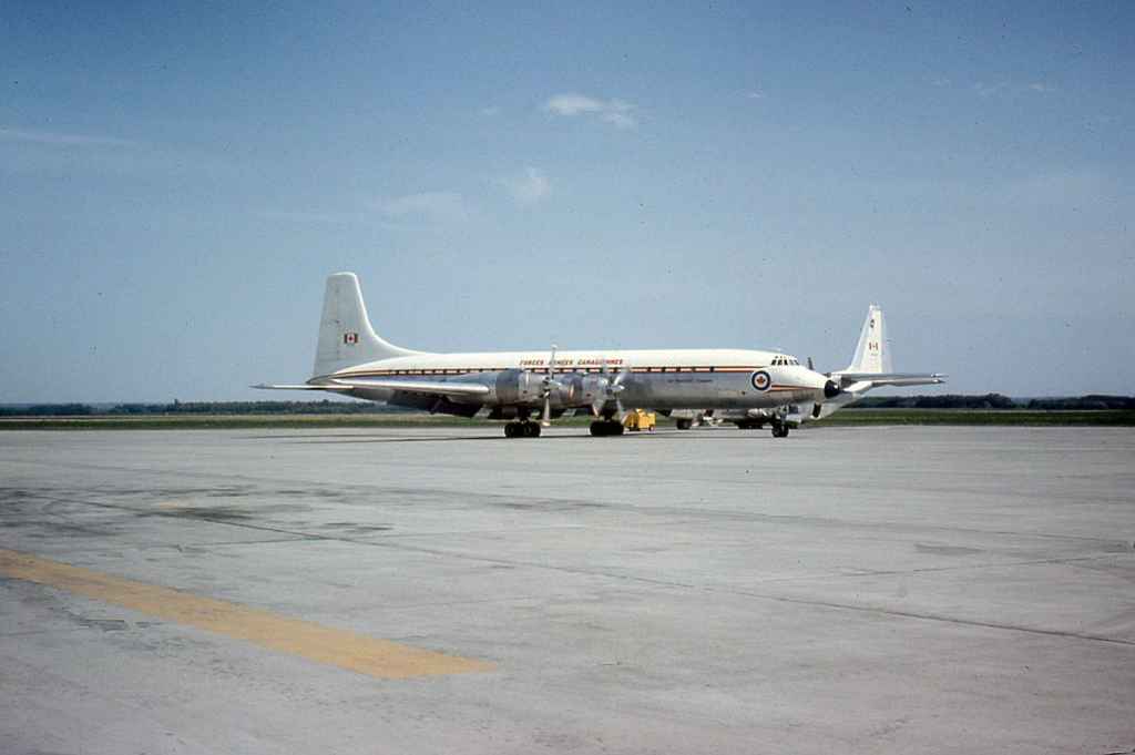 Canadair CC-106 Yukon aircraft image 1