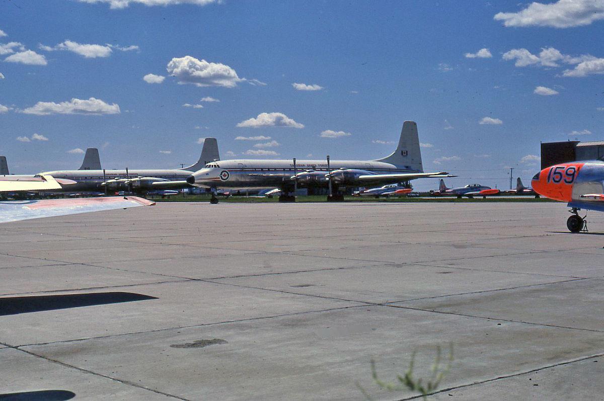 Canadair CC-106 Yukon aircraft image 3