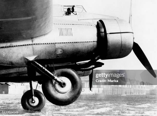 Caproni Ca.1 - Caproni 1 Aircraft Photos and Premium High Res Pictures - Getty Images