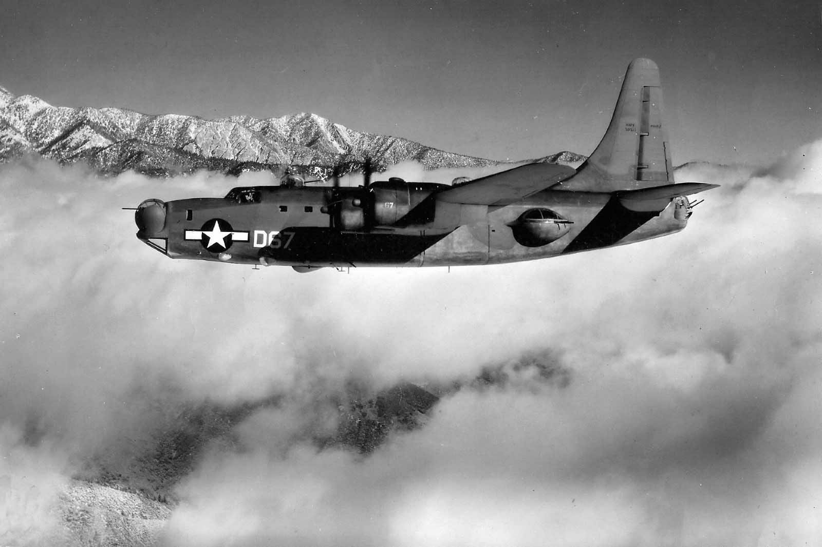 Consolidated PB4Y-2 Privateer - Consolidated PB4Y-2 Privateer D67 in flight World War Photos