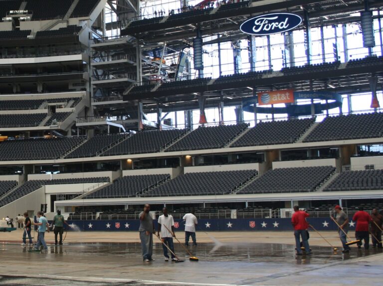 Cowboys Stadium image 5