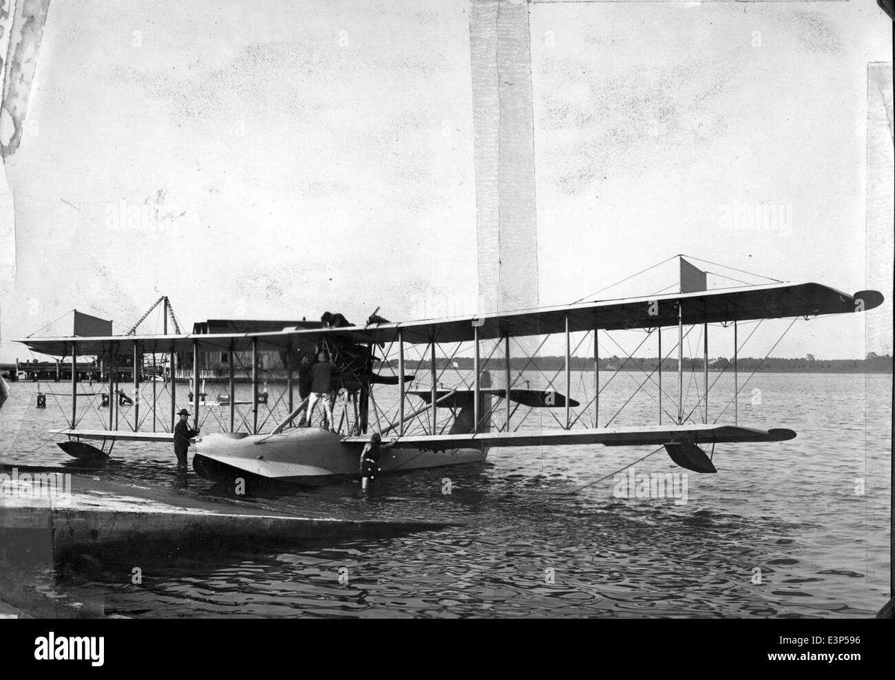 Curtiss HS-2L - The Curtiss HS-2L was a biplane amphibian aircraft used by the U.S
