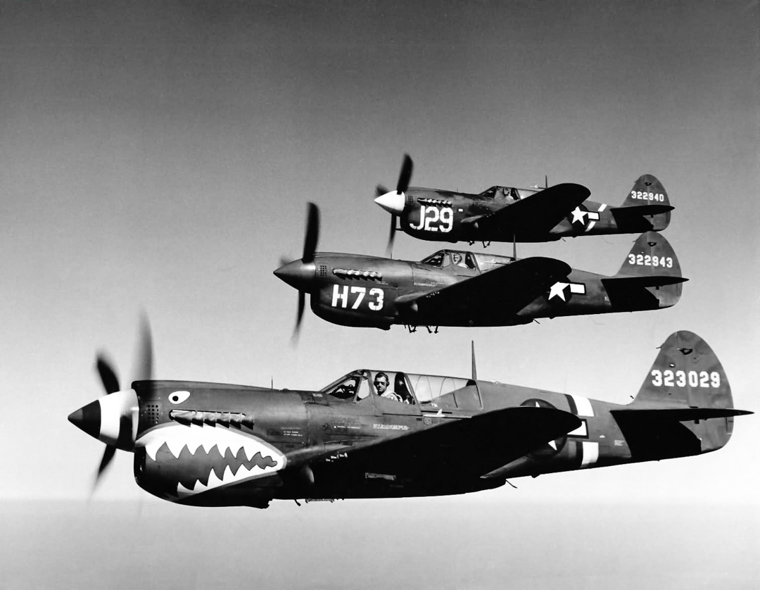 Curtiss P-40 Warhawk - Curtiss P-40 Warhawk Gallery Wings Tracks Guns