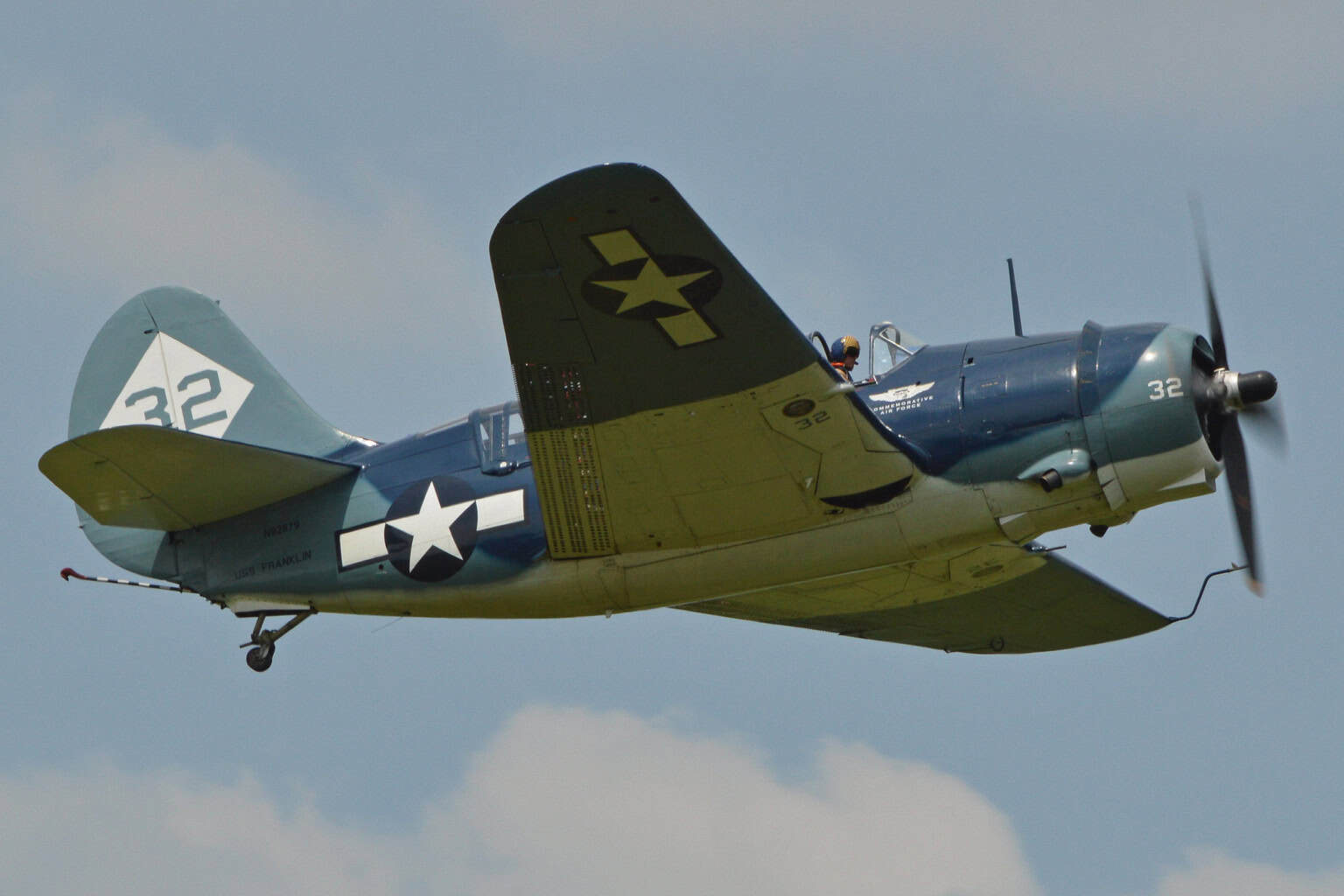 Curtiss SB2C Helldiver - Curtiss SB2C-5 Helldiver ‘32′
