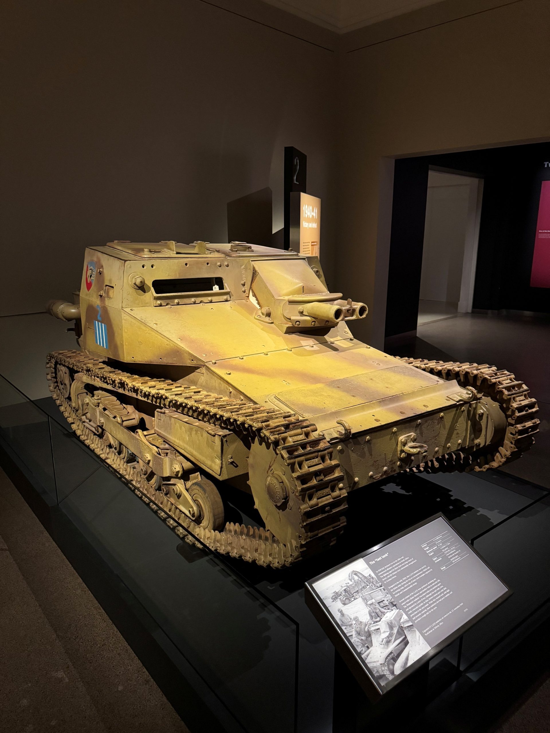 CV-33 Tankette (Chinese service) military land vehicle image 1