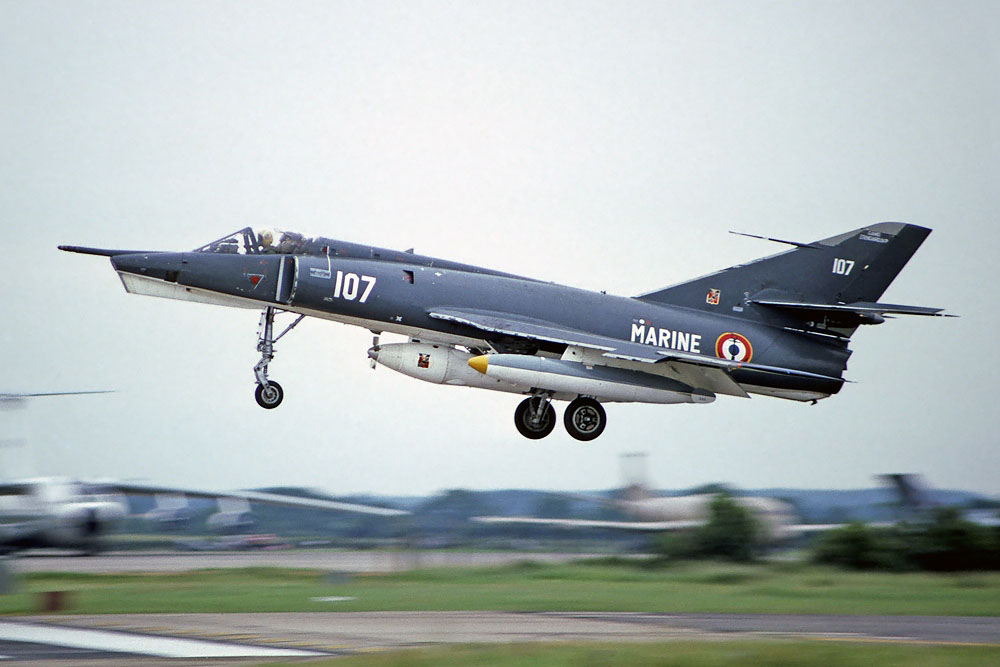 Dassault Étendard IV - Dassault Etendard - Aircraft Recognition Guide