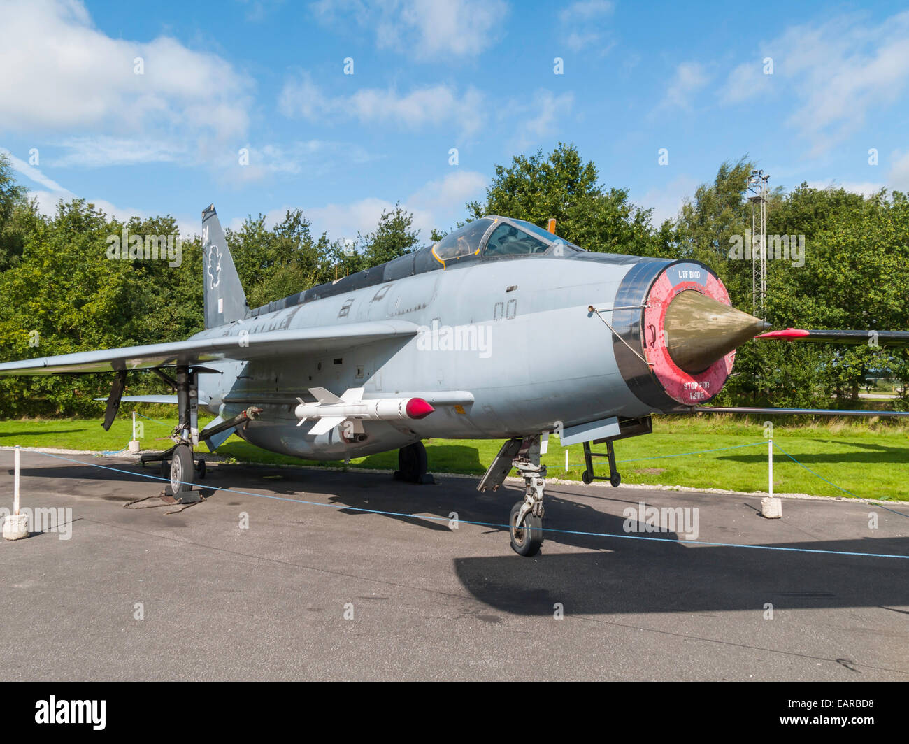 English Electric Lightning - English Electric Lightning F6 British fighter interceptor aircraft on