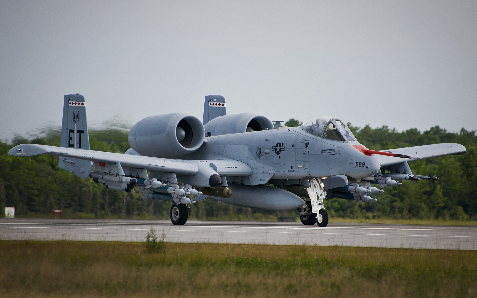Fairchild Republic A-10 Thunderbolt II - aircraft military aircraft a 10 thunderbolt a10 thunderbolt fairchild