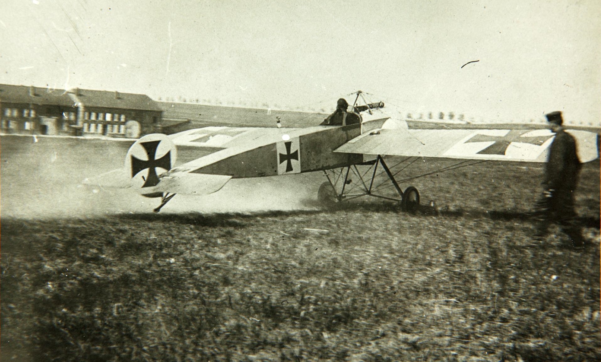 Fokker M.5 monoplane service view