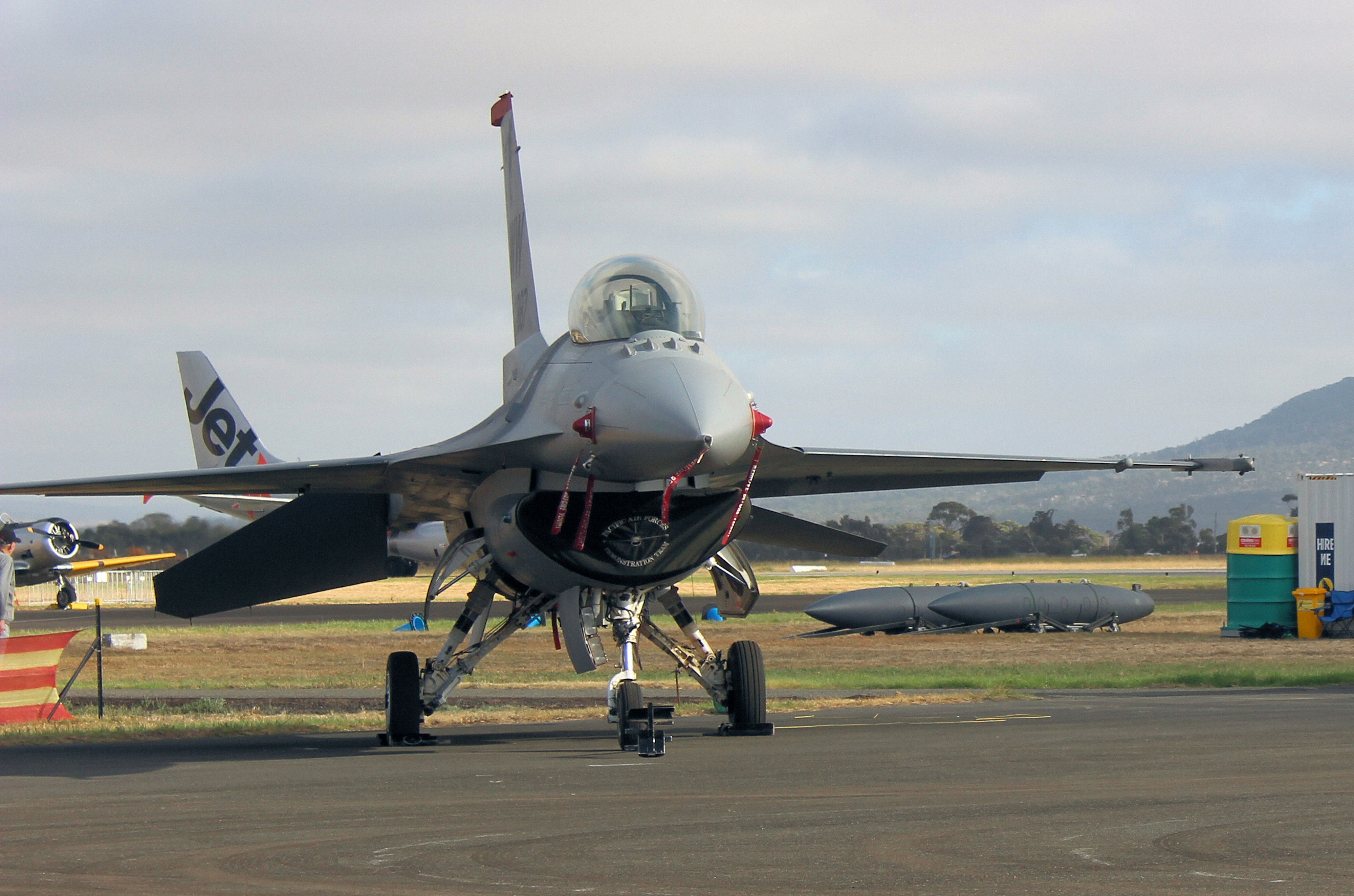 General Dynamics F-16 Fighting Falcon - General Dynamics F-16 Fighting Falcon - Destination's Journey