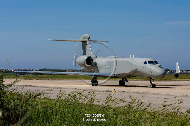 Gulfstream G550 CAEW - Italian Air Force Gulfstream G550 CAEW aircraft. Stocktrek Images