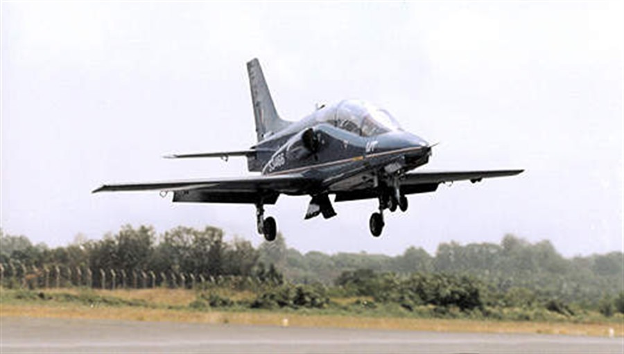 HAL HJT-36 Sitara grey prototype landing head on
