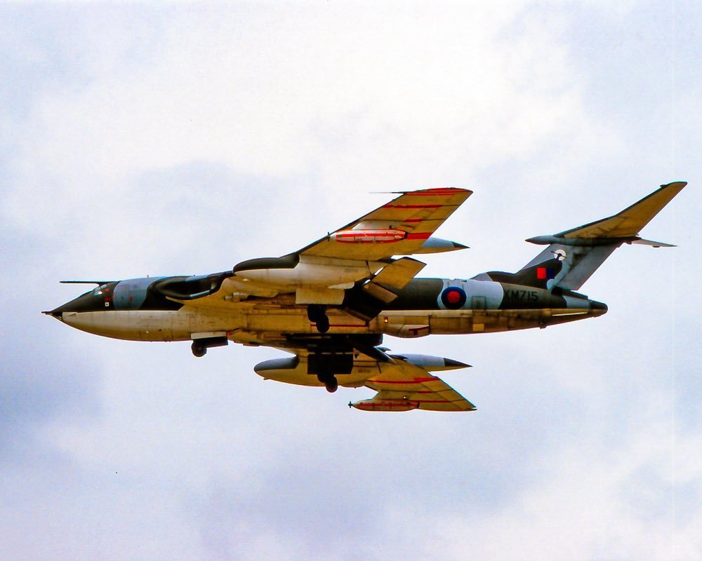 Handley Page Victor - Brilliant aircraft the Handley Page Victor British Royal Navy sailors
