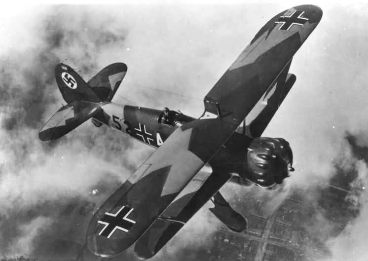 Henschel Hs 123 - Henschel Hs 123A-1 de la Luftwaffe en vol