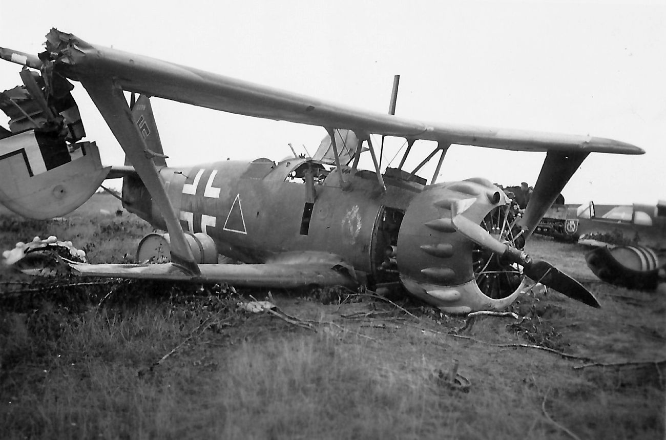 Henschel Hs 123 - Henschel Hs 123 of the Schlachtgeschwader 1, code L (2) Aircraft of
