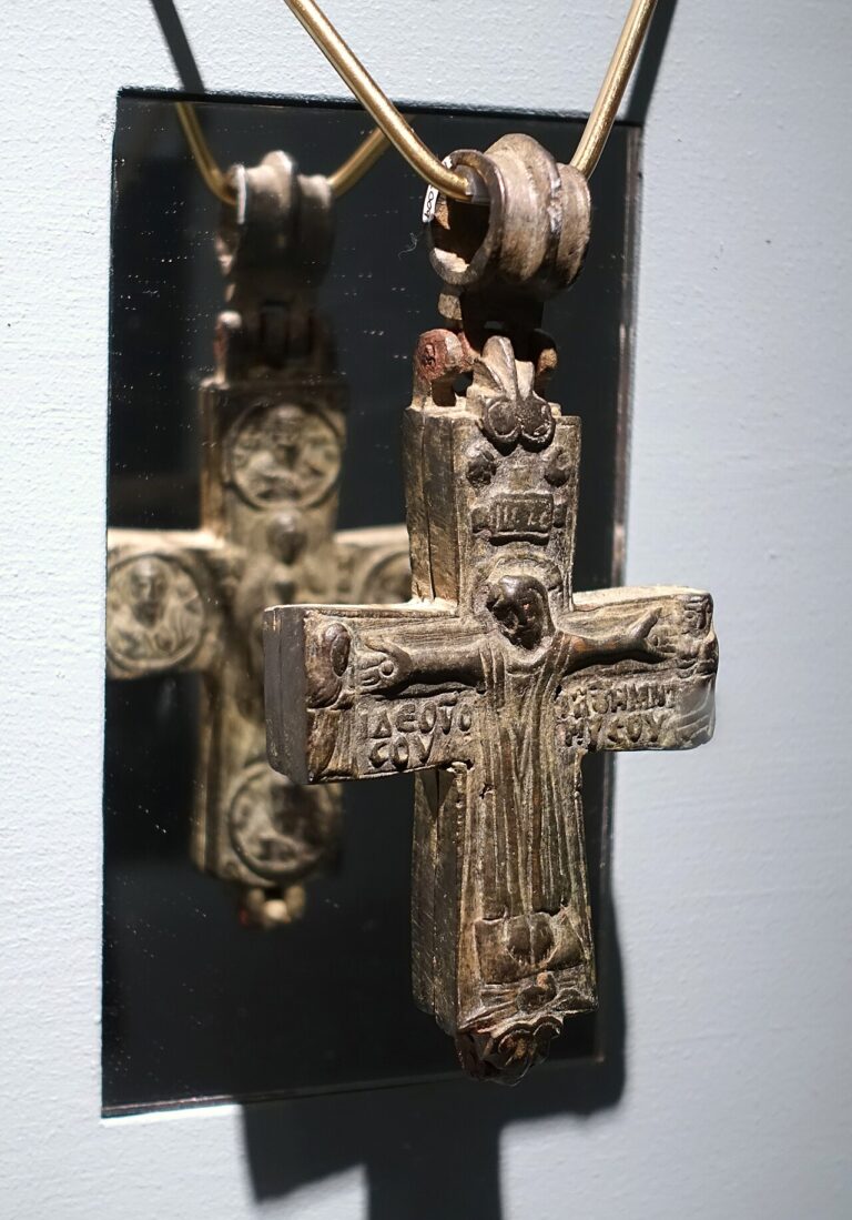 Enkolpion with crucifix, Eastern Mediterranean, perhaps Syria, Middle Byzantine, 9th 10th century AD, bronze Middlebury College Museum of Art Middlebury, VT