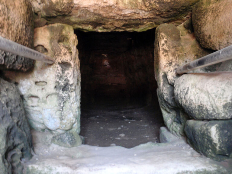 Naveta des Tudons