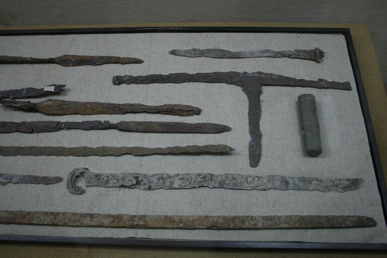 Han iron weapons
