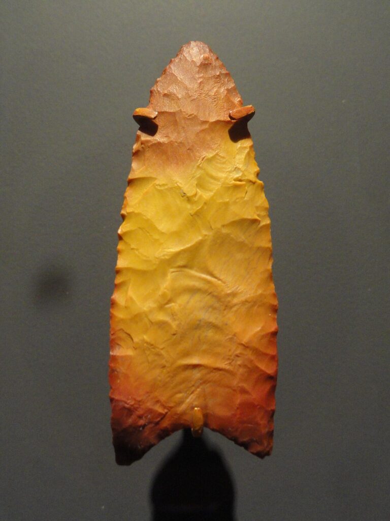 Clovis point, BC, Sevier County, Utah, chert Natural History Museum of Utah