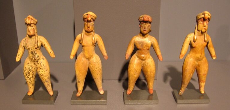 Tlapacoya figurines