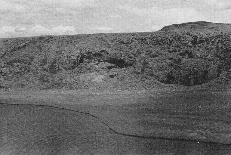 Cueva Fell exterior