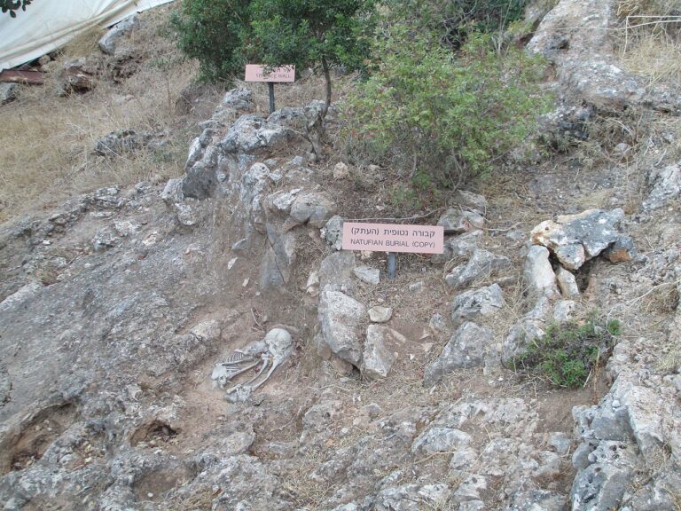 El Wad Cave natufian burial